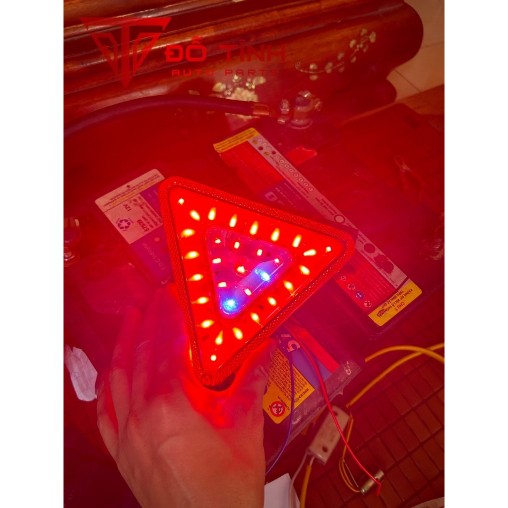 Đèn led tam giác điện, đèn tam giác điện 12v và 24v kích thước 15.5x16cm