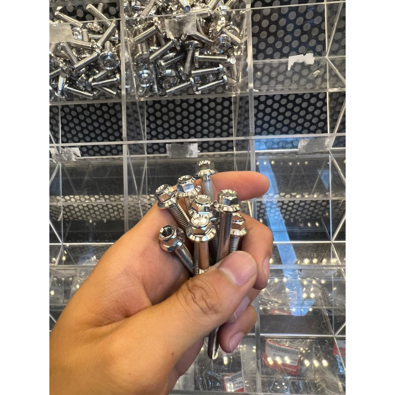 Ốc 6mm INOX304 V3 Mẫu Trụ kích thước từ 1cm đến 11cm