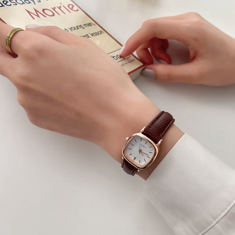 Đồng Hồ Nữ Mặt Vuông Cá Tính Phong Cách Retro DH08