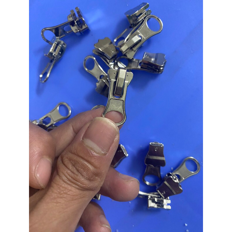 Củ khoá răng cá sấu số 5, răng nhựa răng kim loại số 5