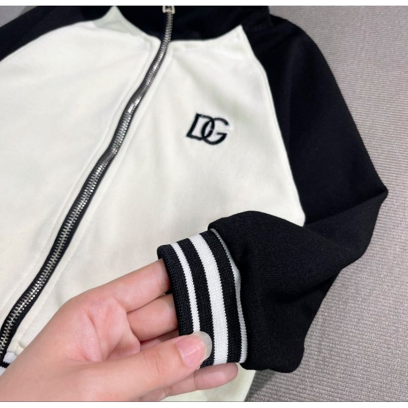 Áo khoác Bomber DG khóa 1 lớp chất nỉ Chân cua. Logo Thêu sắc nét. hàng Cao Cấp