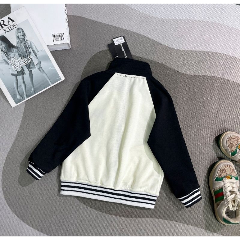 Áo khoác Bomber DG khóa 1 lớp chất nỉ Chân cua. Logo Thêu sắc nét. hàng Cao Cấp