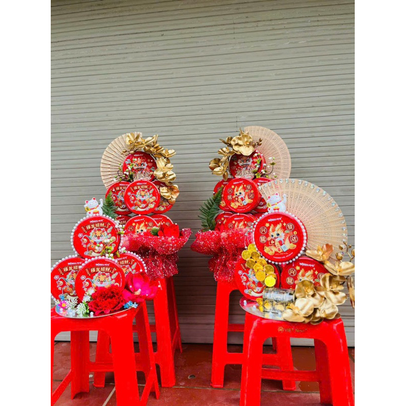Bánh rồng phát tài hộp thiếc làm giỏ bánh tết