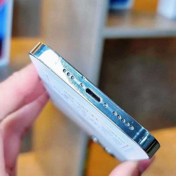 12* ĐT llp 12 pr m 256gb - bản LL/A, VN/A - bảo hành 12 tháng - đổi trả trong 7 ngày