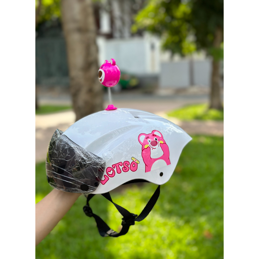 NÓN BẢO HIỂM THỂ THAO TEM GẤU DÂU