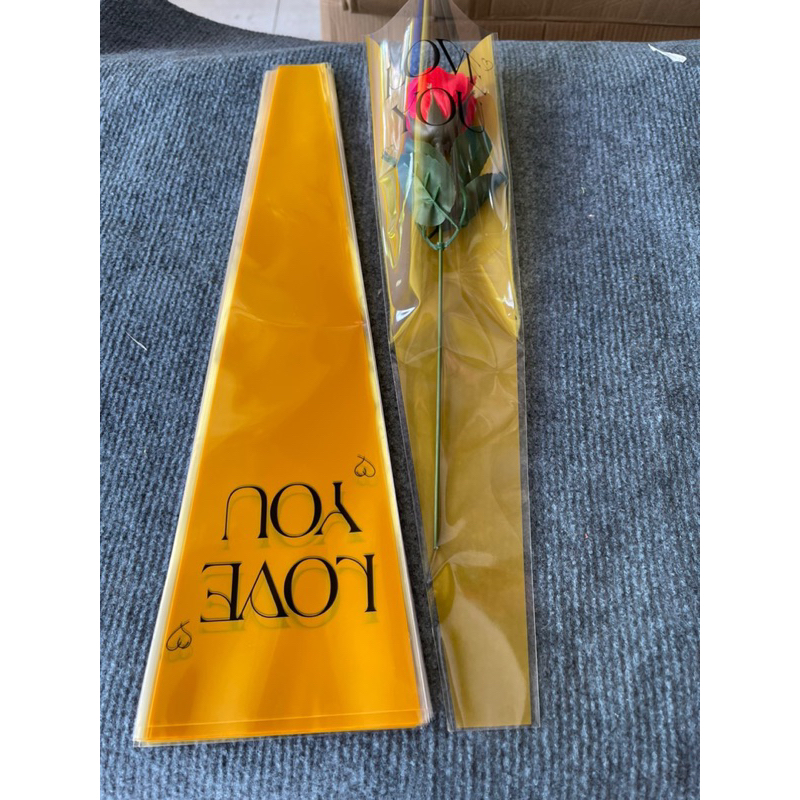 Túi đựng 1 bông chữ LOVE,xấp 50 túi, túi kiếng đựng hoa