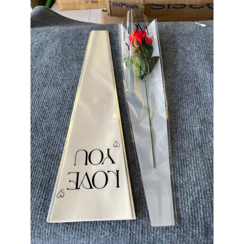 Túi đựng 1 bông chữ LOVE,xấp 50 túi, túi kiếng đựng hoa