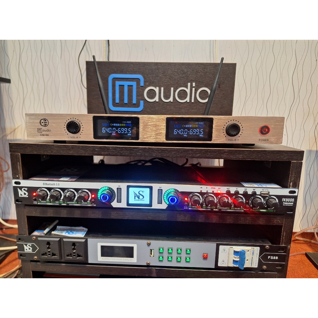 Micro không dây CM AUDIO Model CM-66 hàng chính hãng nhập khẩu 2023 bảo hành chính hãng 24 tháng