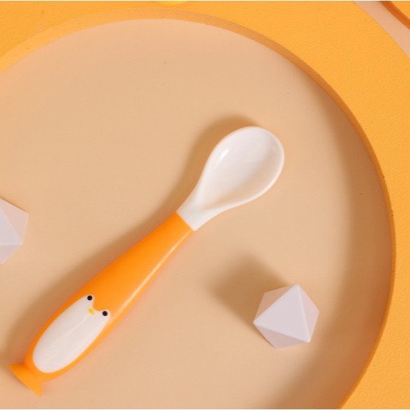Thìa ăn dặm Chim Cánh Cụt bẻ cong uốn dẻo 360 độ dành cho bé, có đế - Bibeebaby