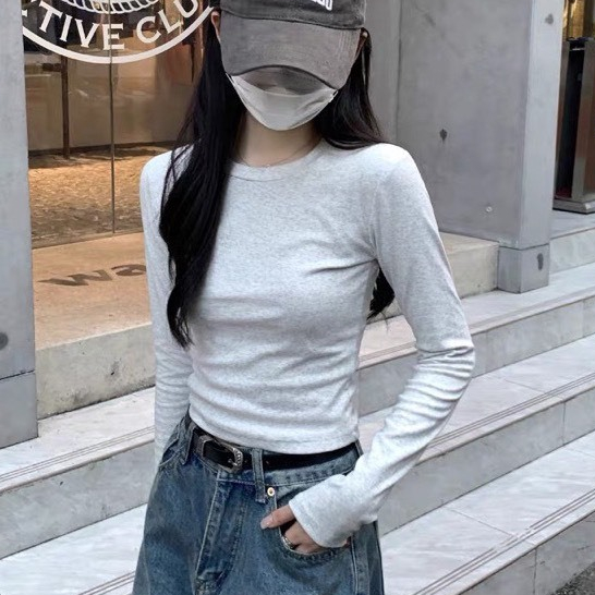 Áo thun trơn ôm body tay dài cổ tròn nữ