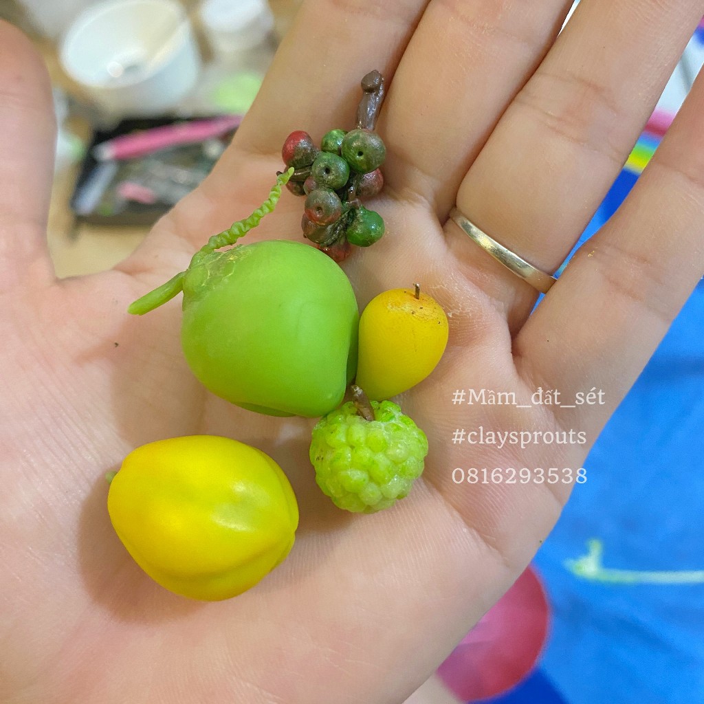 Mâm ngũ quả mini kèm đĩa sứ dày, mâm ngũ quả Tết từ đất sét - Ảnh tự chụp - Mầm Đất Sét