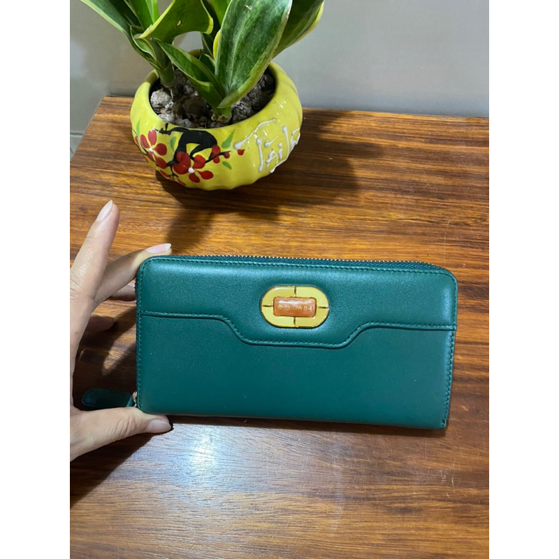 Ví cầm tay Hiệu Vip