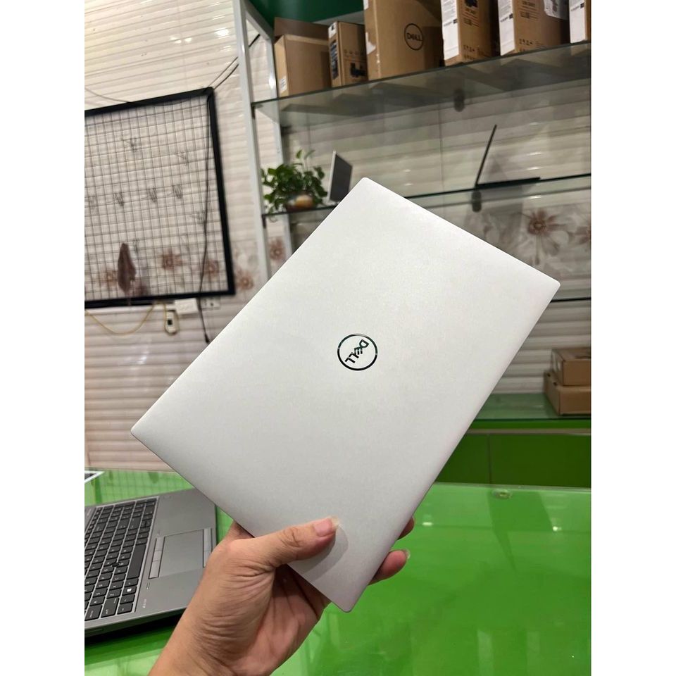 Dell Xps 9310 Core i5 1135G7 - Ram 8Gb - SSD 256Gb - màn 4K