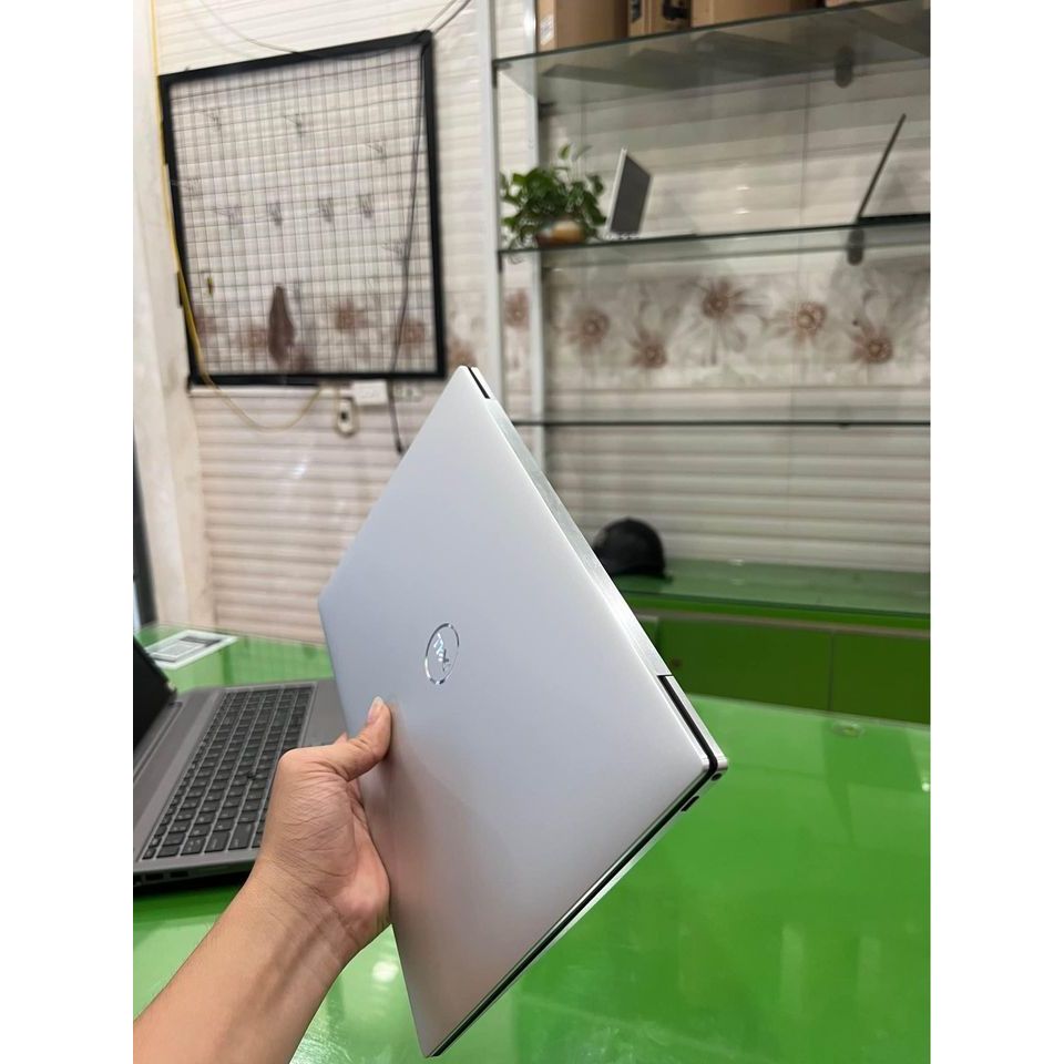 Dell Xps 9310 Core i5 1135G7 - Ram 8Gb - SSD 256Gb - màn 4K