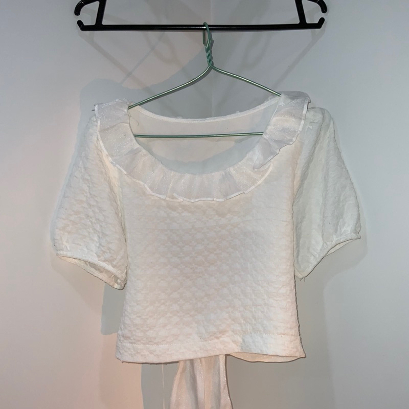 Áo kiểu dạng khoét lưng cột dây