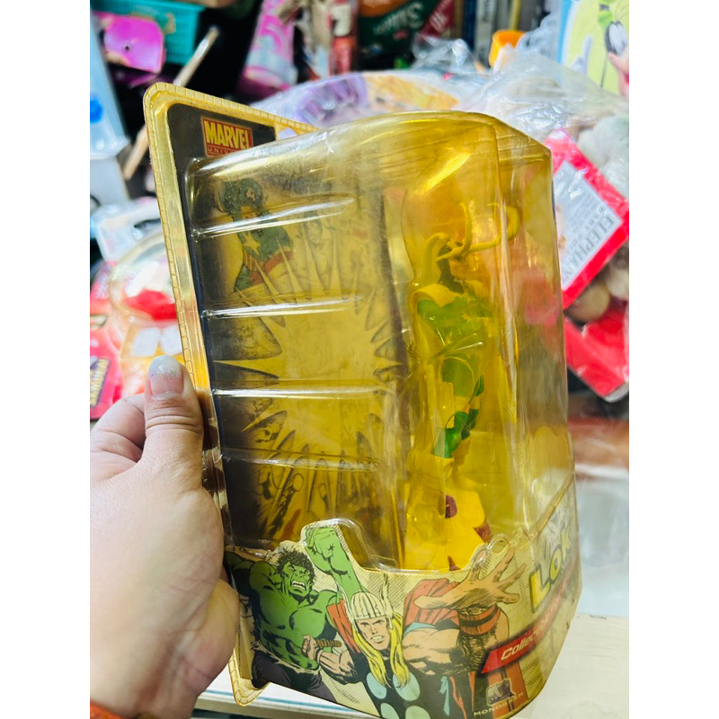 Mô hình Action Figure Marvel Universe LOKI PAPERWEIGHT STATUE FIGURE SERIES 1