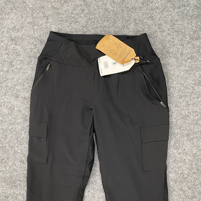 Quần Legging Đen Có Túi Bên Hông Co Giãn Tốt Hàng Xuất