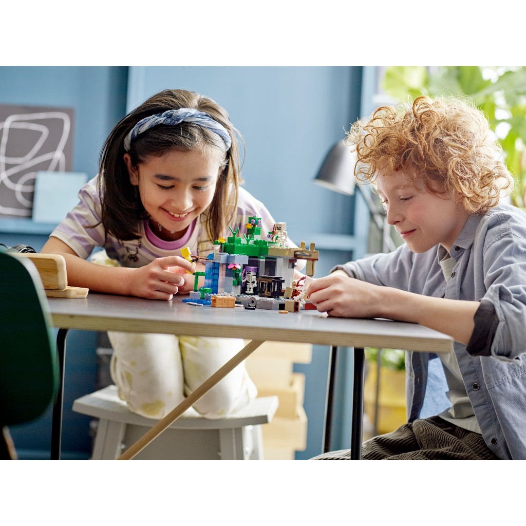 LEGO Minecraft 21189 Hang động Ma xương
