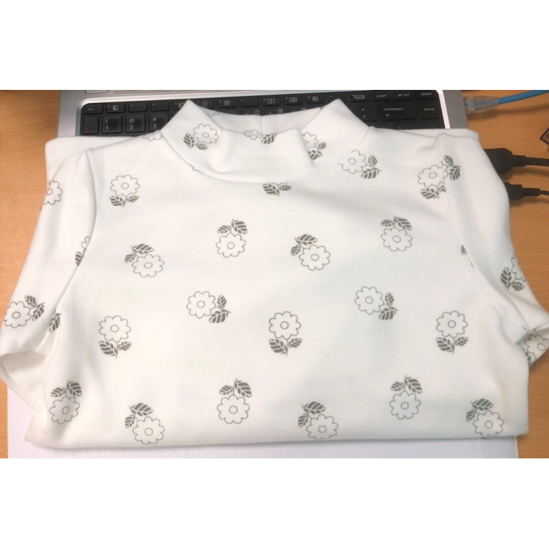 Áo giữ nhiệt cổ lọ bé gái xuất nhật vải mềm mịn sz 80-130