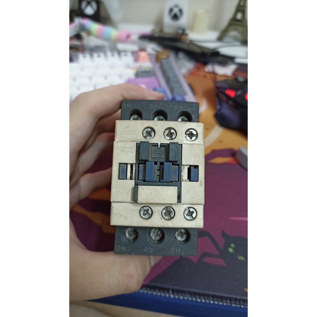 Khởi Động Từ / Contactor Schneider 3P LC1D25 (loại cũ)