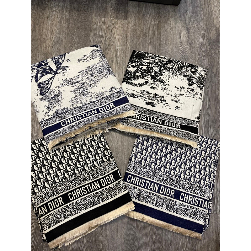 Khăn dạ vuông 2 mặt D.r hàng Vip