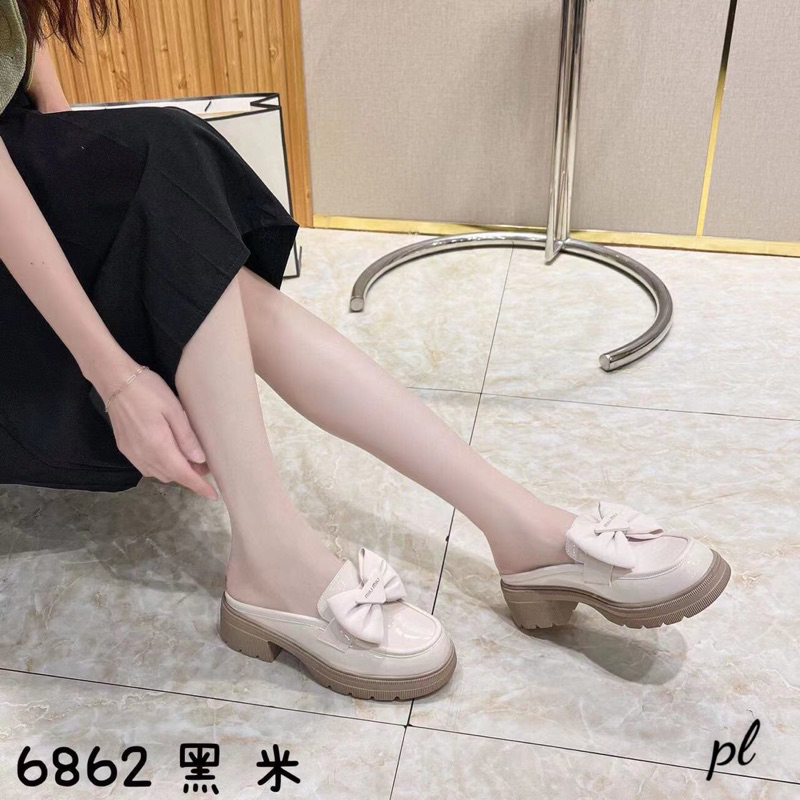 Giày sục nơ Miu đế đúc siêu nhẹ,có 2 màu đen và kem