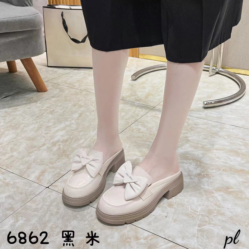 Giày sục nơ Miu đế đúc siêu nhẹ,có 2 màu đen và kem