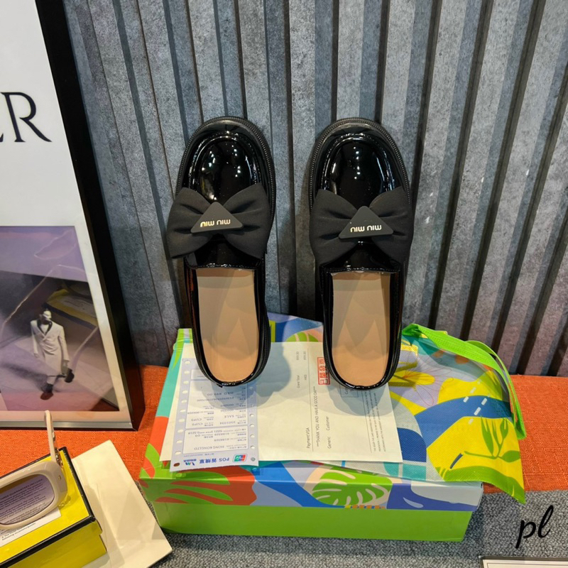 Giày sục nơ Miu đế đúc siêu nhẹ,có 2 màu đen và kem