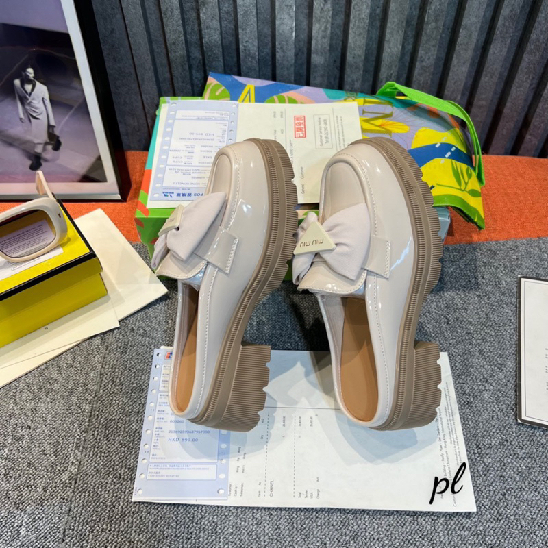 Giày sục nơ Miu đế đúc siêu nhẹ,có 2 màu đen và kem