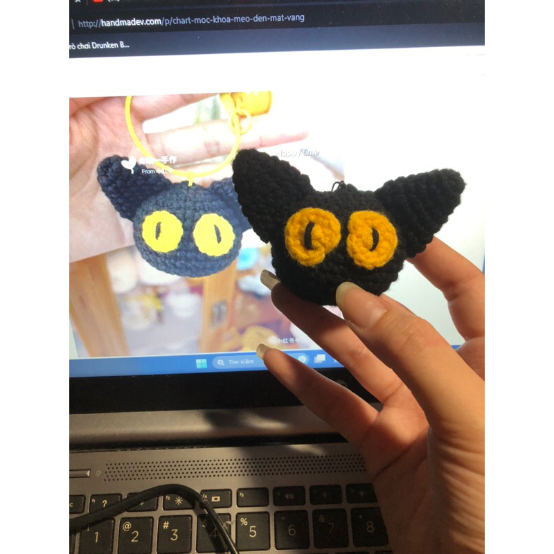 Móc khóa len mèo đen