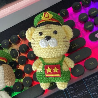 Gấu bộ đội len handmade ( ib chọn mẫu)