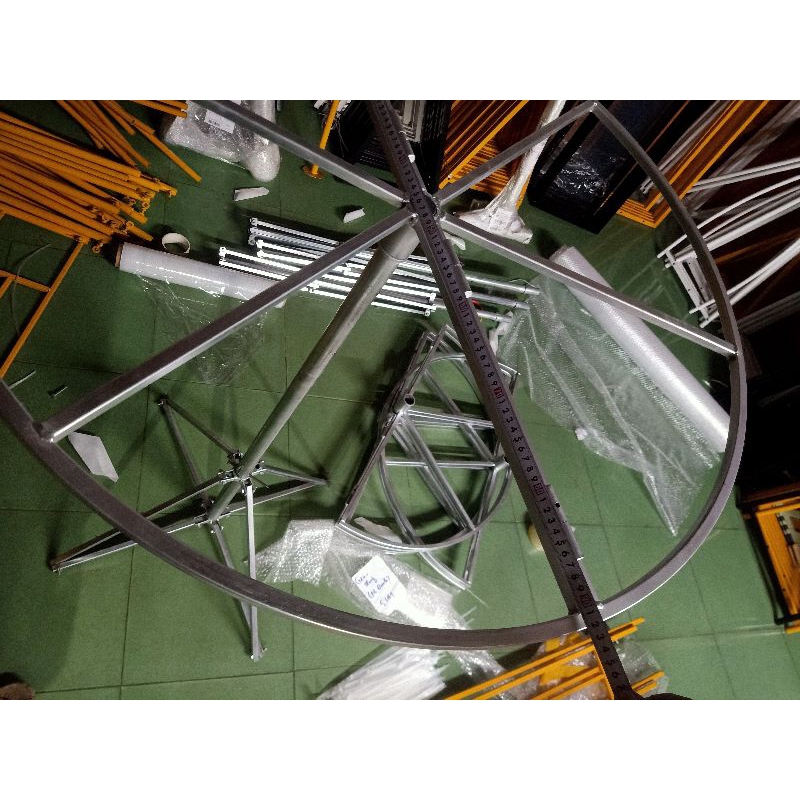 Bộ sản phẩm vòng tròn treo quần áo di động bán kính 110 cm,