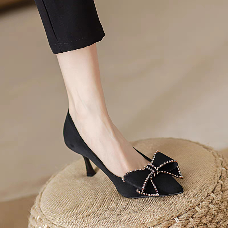 Giày cao gót  chiều cao 7cm , hàng full box fom 1,5 có kèm ảnh thật