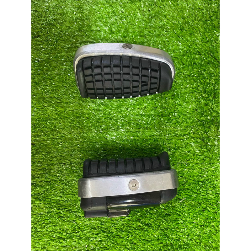Gác chân trước Cup 125