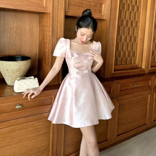 Đầm taffta Hồng xoè xếp ly  phối nơ cao cấp