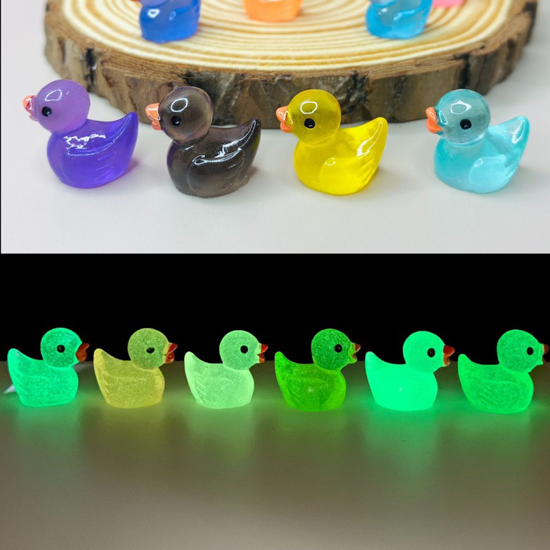 Mô Hình Vịt Charm Vịt Có Dạ Quang Phát Sáng , Dùng Để Trang Trí , Trưng Bày