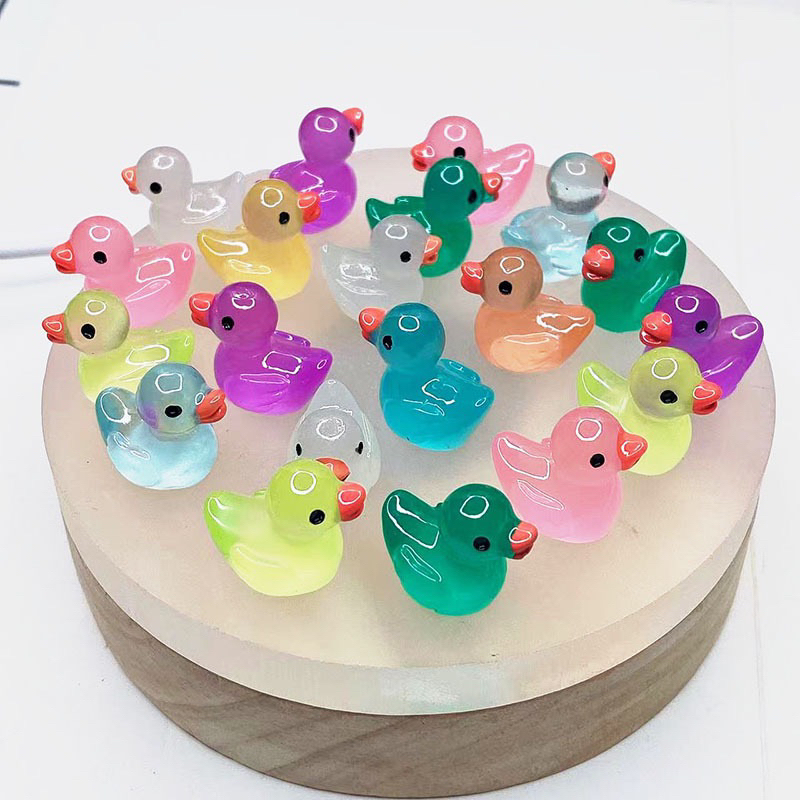 Mô Hình Vịt Charm Vịt Có Dạ Quang Phát Sáng , Dùng Để Trang Trí , Trưng Bày