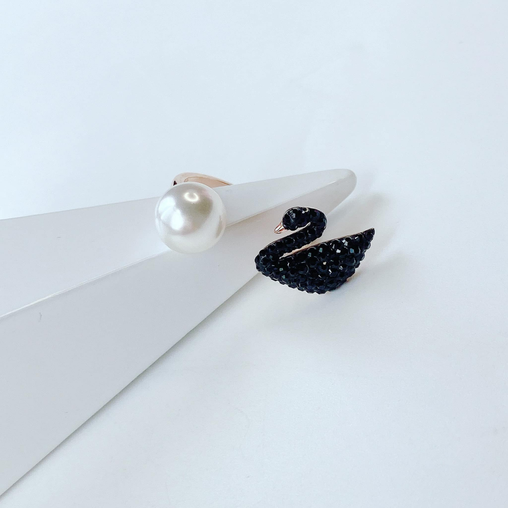 Trang sức Swarovski, nhẫn thiên nga đen mẫu hot dáng hở sang trọng, tinh tế fullbox_thien_nga_viet_nam