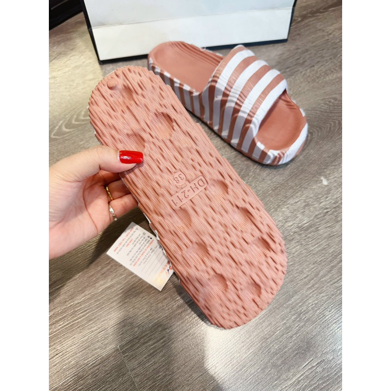 Dép bánh mì sọc ngang