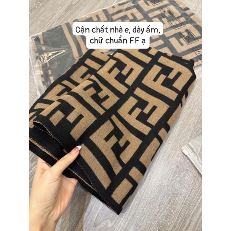 Khăn len chữ F hàng QC