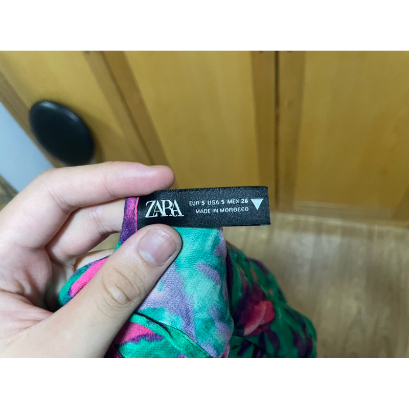 Váy xoè hoá xanh lục ZARA size S, cam kết 110% chính hãng, like new 99%