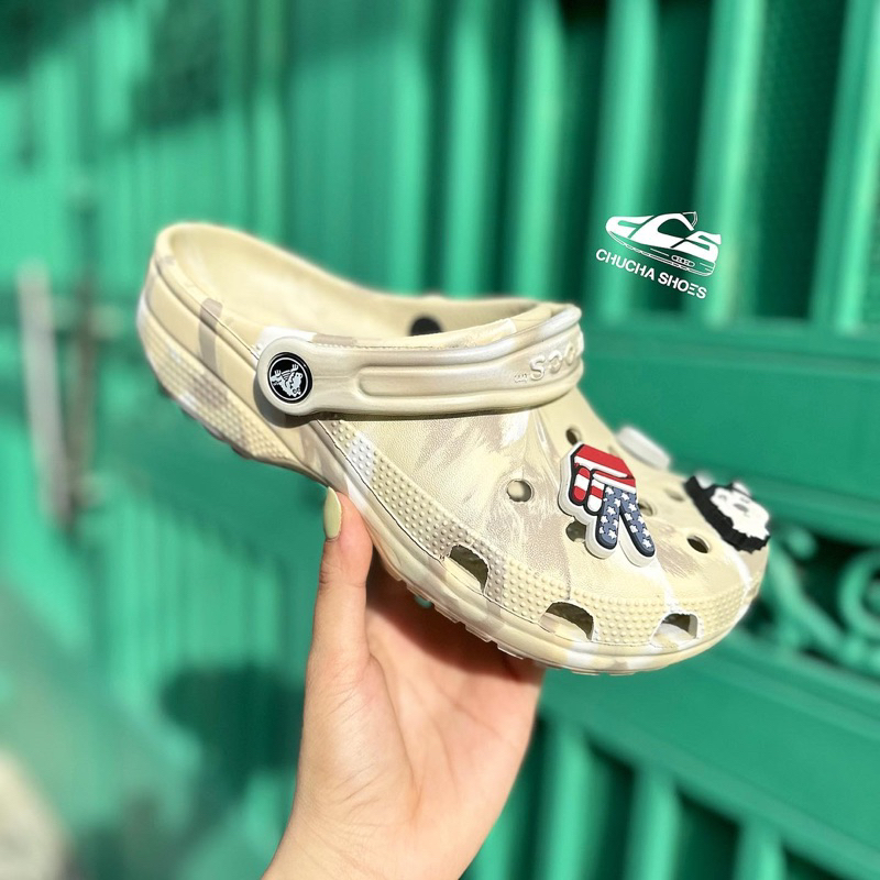 Dép Unisex Crocs Classic Kem Loang