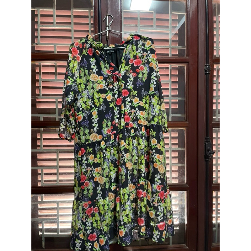 Váy xoè màu xanh thiên nhiên ZARA size XS, cam kết chính hãng 100%, like new 99%