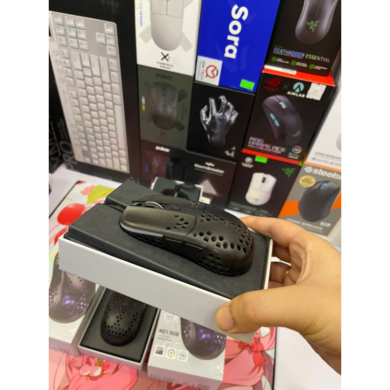 Chuột không dây siêu nhẹ CHERRY Xtrfy MZ1 – ZY’S RAIL RGB đã qua sử dụng