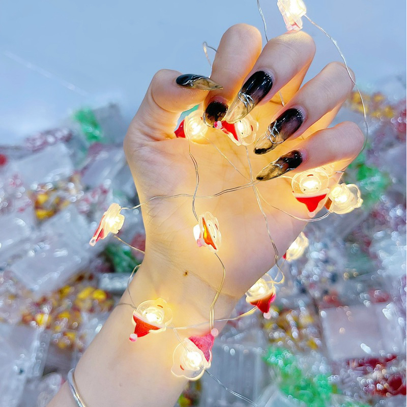 Dây Đèn Ông Già Noel, Người Tuyết, Cây Thông, Chuông, Gậy 2M Phụ Kiện Decor Trang Trí Giáng Sinh