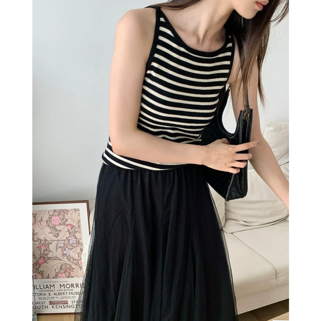 Áo thun kẻ sọc crop sát nách - Nhakholiti - AT2395