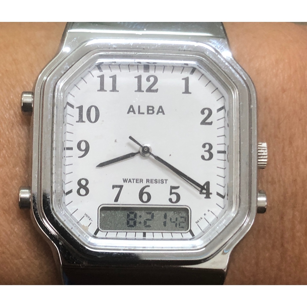 Đồng hồ nam hiệu Alba chạy 2 máy. Còn đẹp. Size khoảng 32X40mm