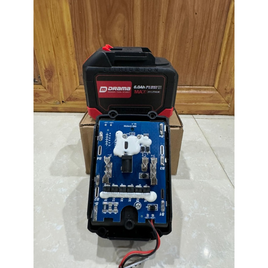 Pin DRAMA Plus 15 cell Mạch 6 mosfed, Cell pin 2000mah, Có đèn báo pin, Chân phổ thông 4cm