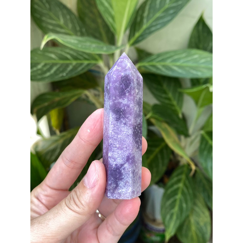 Trụ đá Lepidolite to chất đá mịn tự nhiên tím đậm - Lepidolite Thick Point 3”