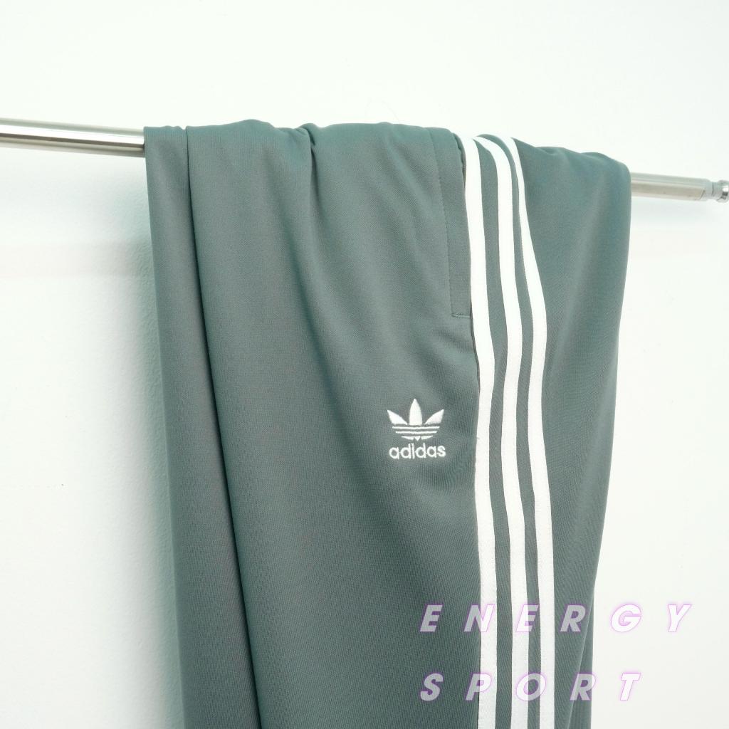 Bộ Quần Áo Thể Thao Unisex Nam Nữ Adidas Adicolor Classic Primeblue SST Track - Màu Xi Măng